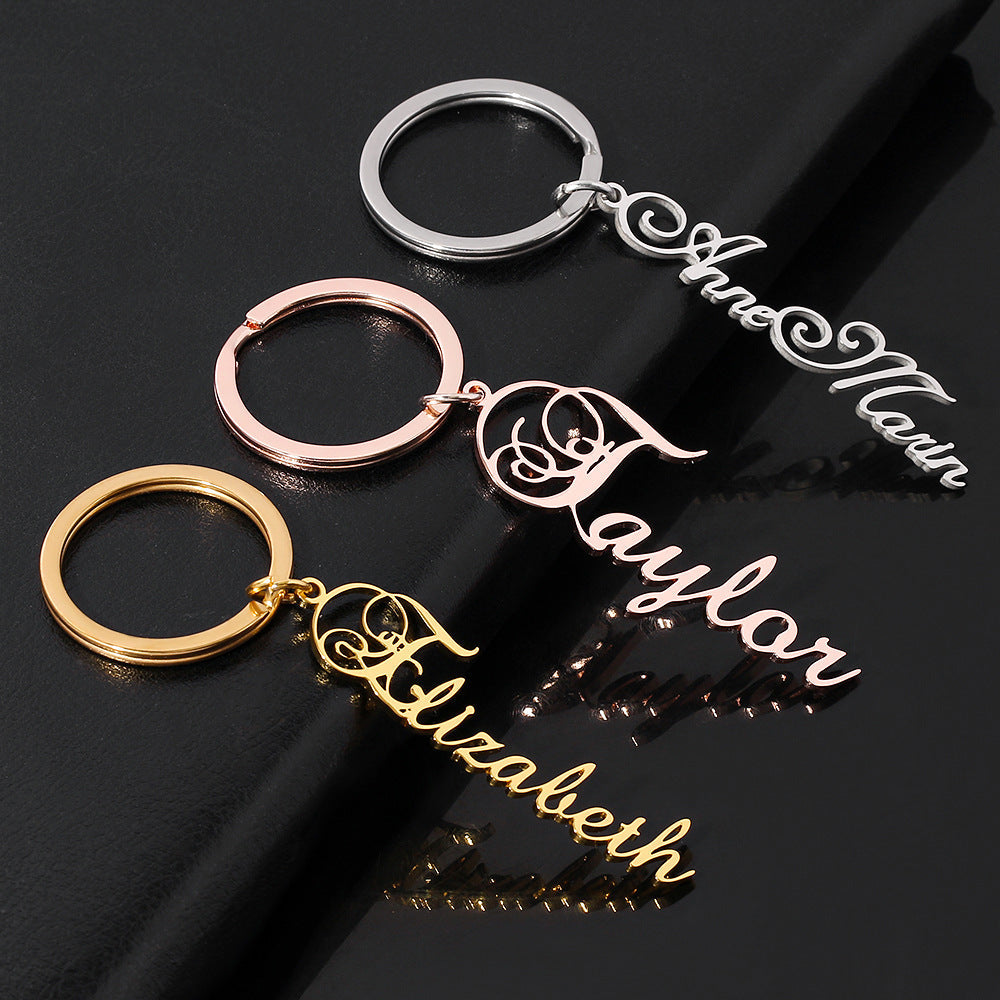 Gepersonaliseerde sleutelhanger met naamplaatje voor dames en heren als Valentijnscadeau 