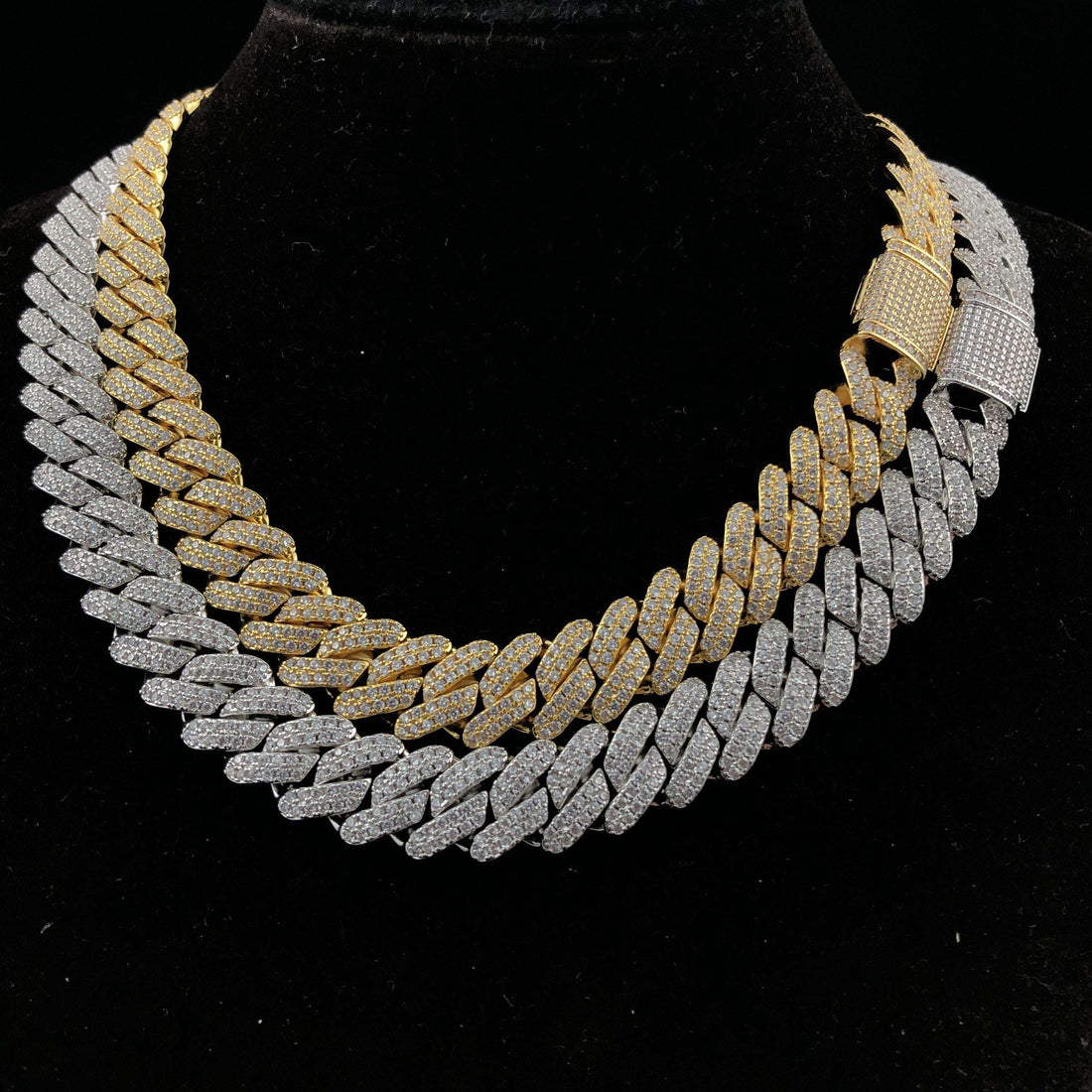 12 mm Cubaanse schakelketting met ijskristallen
