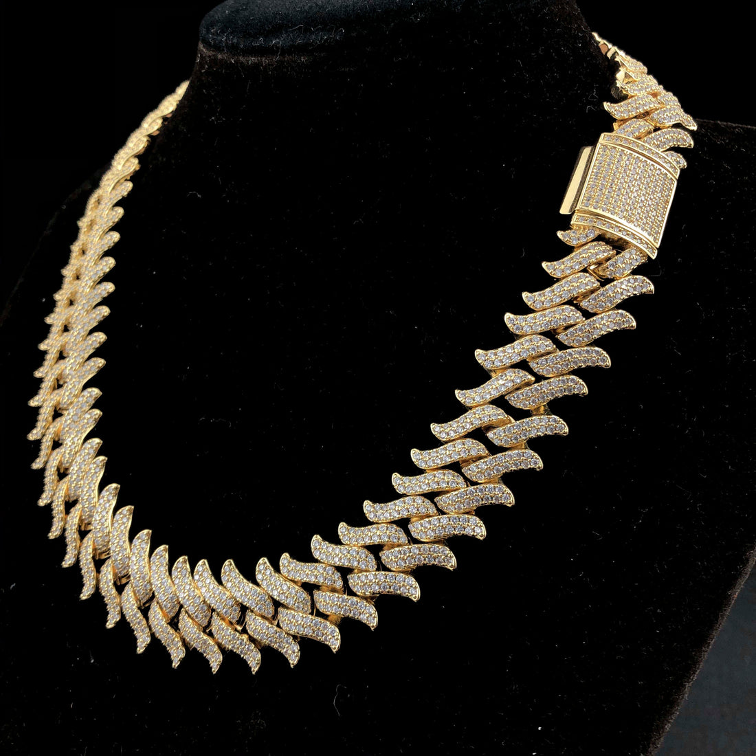 15 mm Cubaanse ketting met diamanten en spikes