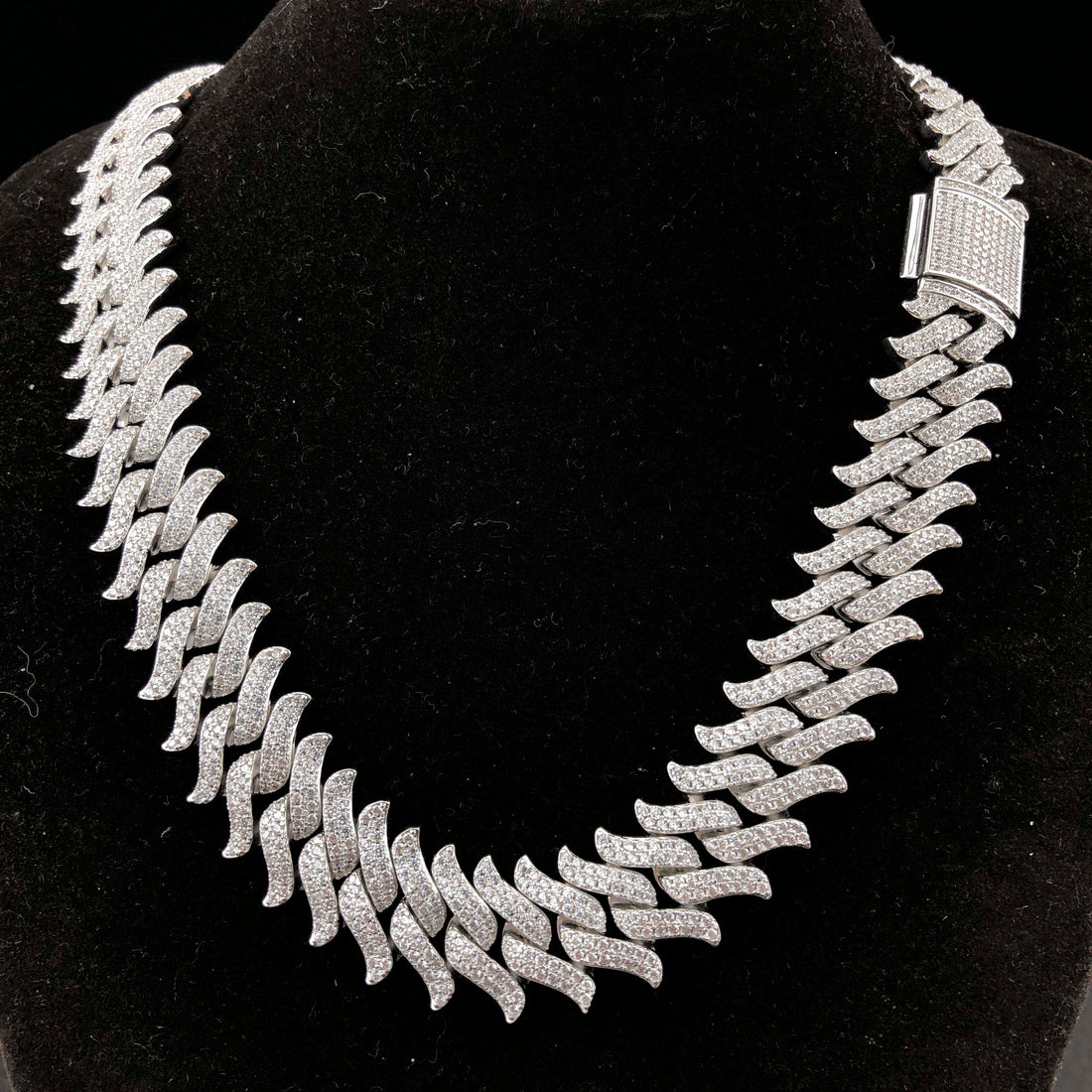 15 mm Cubaanse ketting met diamanten en spikes