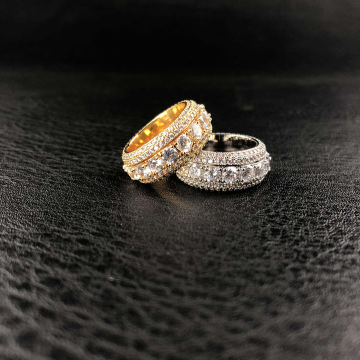Draaiende gelaagde diamanten ring