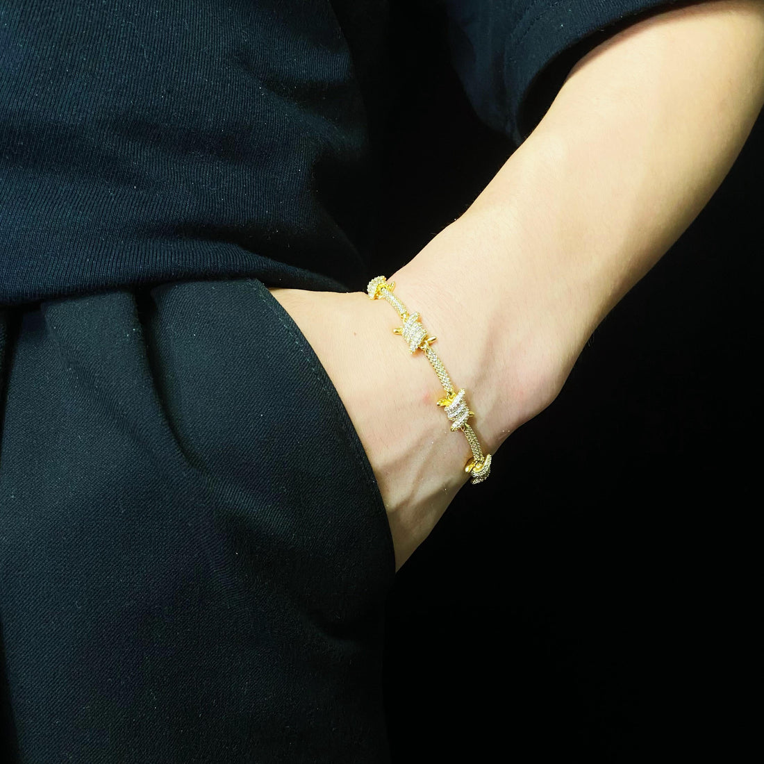 Armband met diamantprikkeldraad