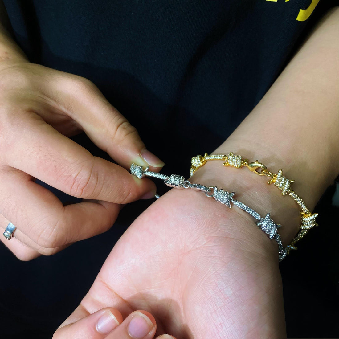 Armband met diamantprikkeldraad